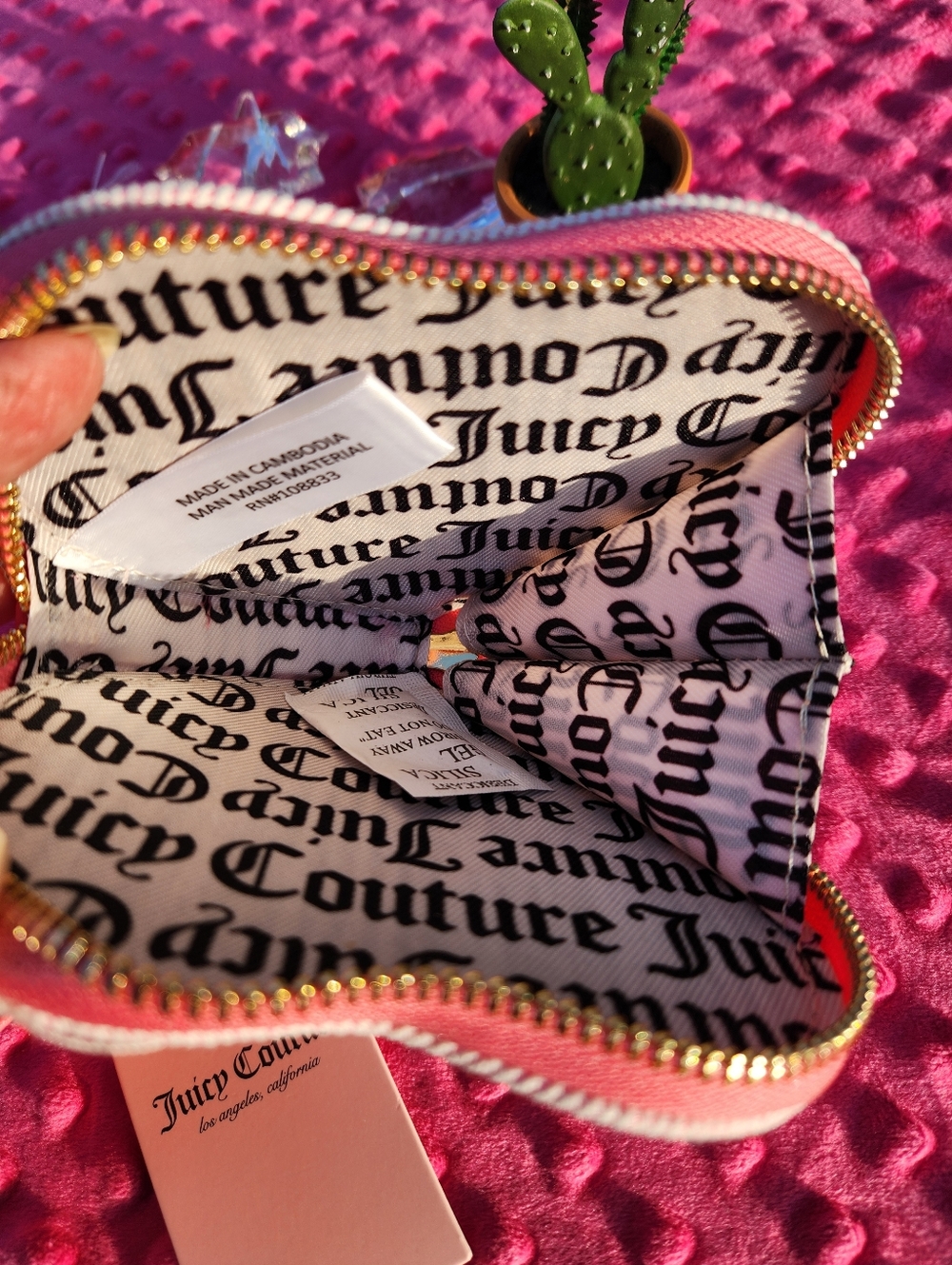 Juicy Couture Pink Heart Wristlet Coin Purse with Strawberry Embroidery - Picture 4 of 7